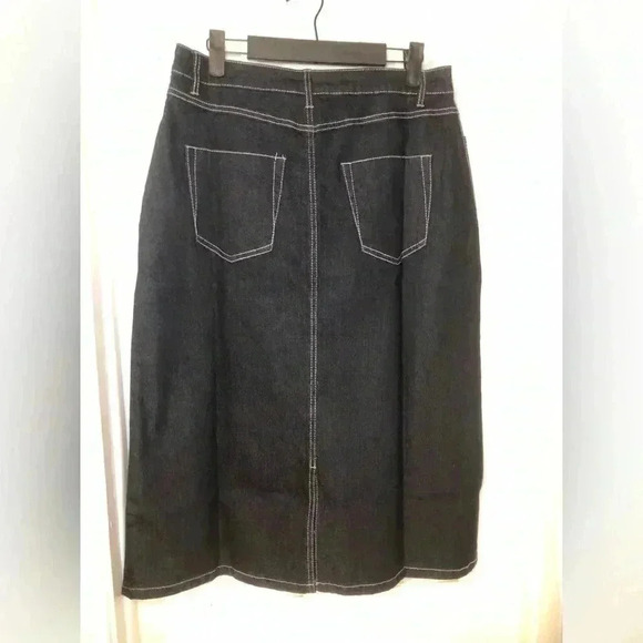 Women’s jean skirt with flower accents size 6P - Picture 2 of 13
